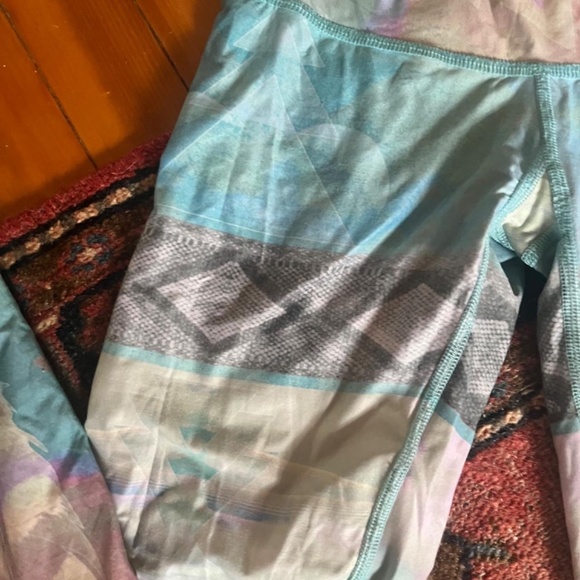lTeeki aztez geometric print leggings small - Picture 2 of 4